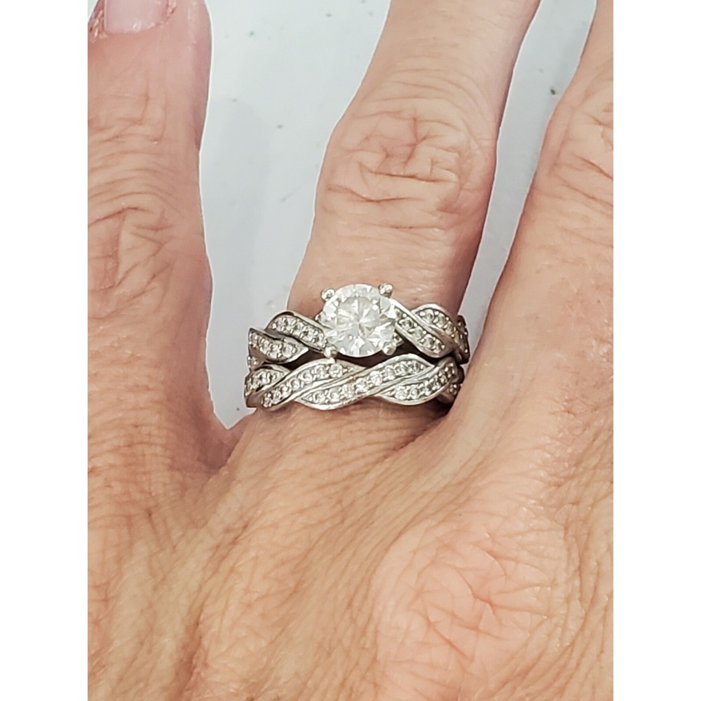 925 sterling silver ring sz. 7 clear stones Statement wedding engagement piece